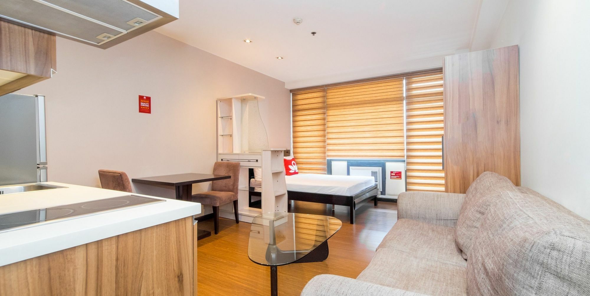 Zen Home Gramercy Residences Makati Макати Экстерьер фото