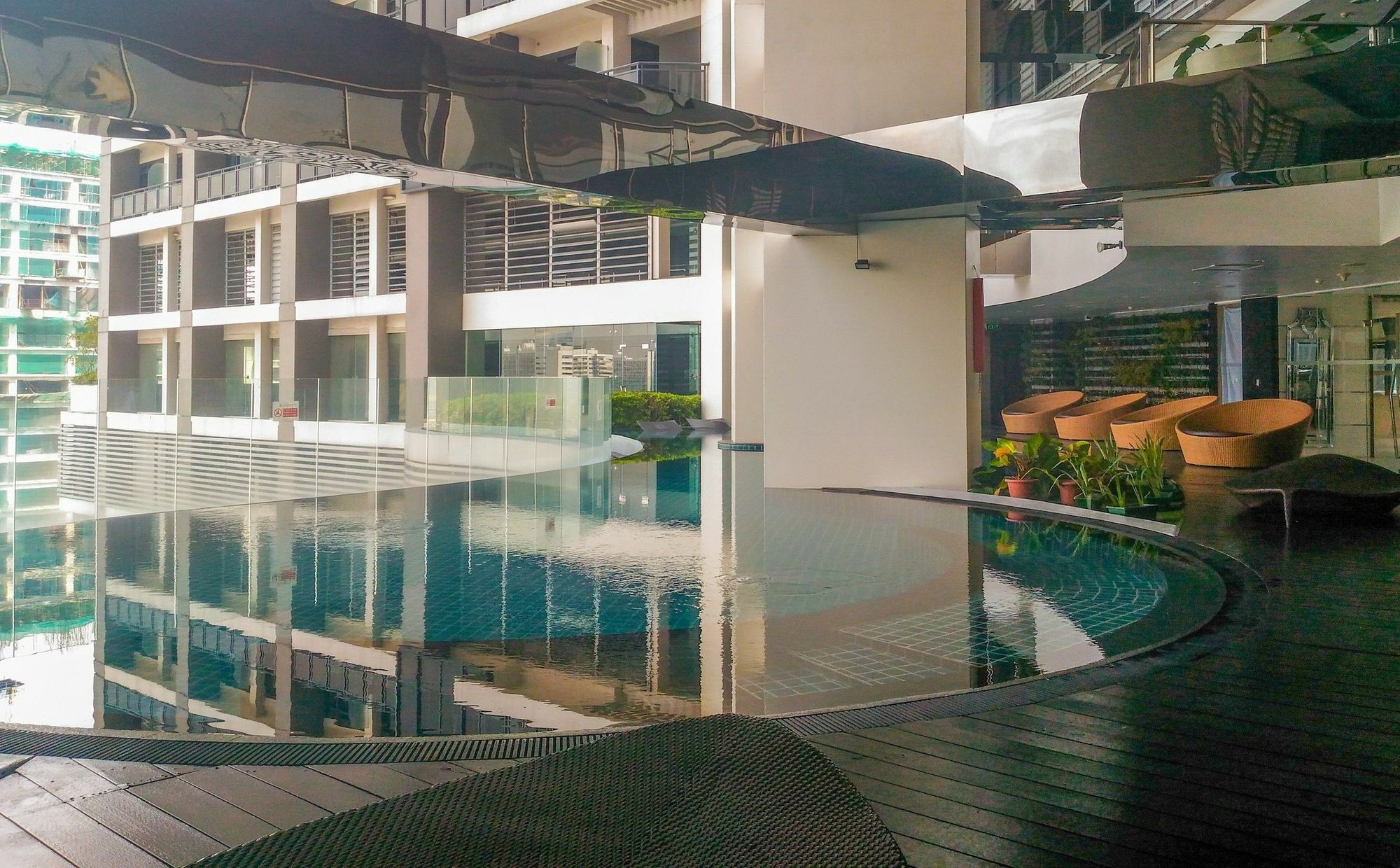 Zen Home Gramercy Residences Makati Макати Экстерьер фото
