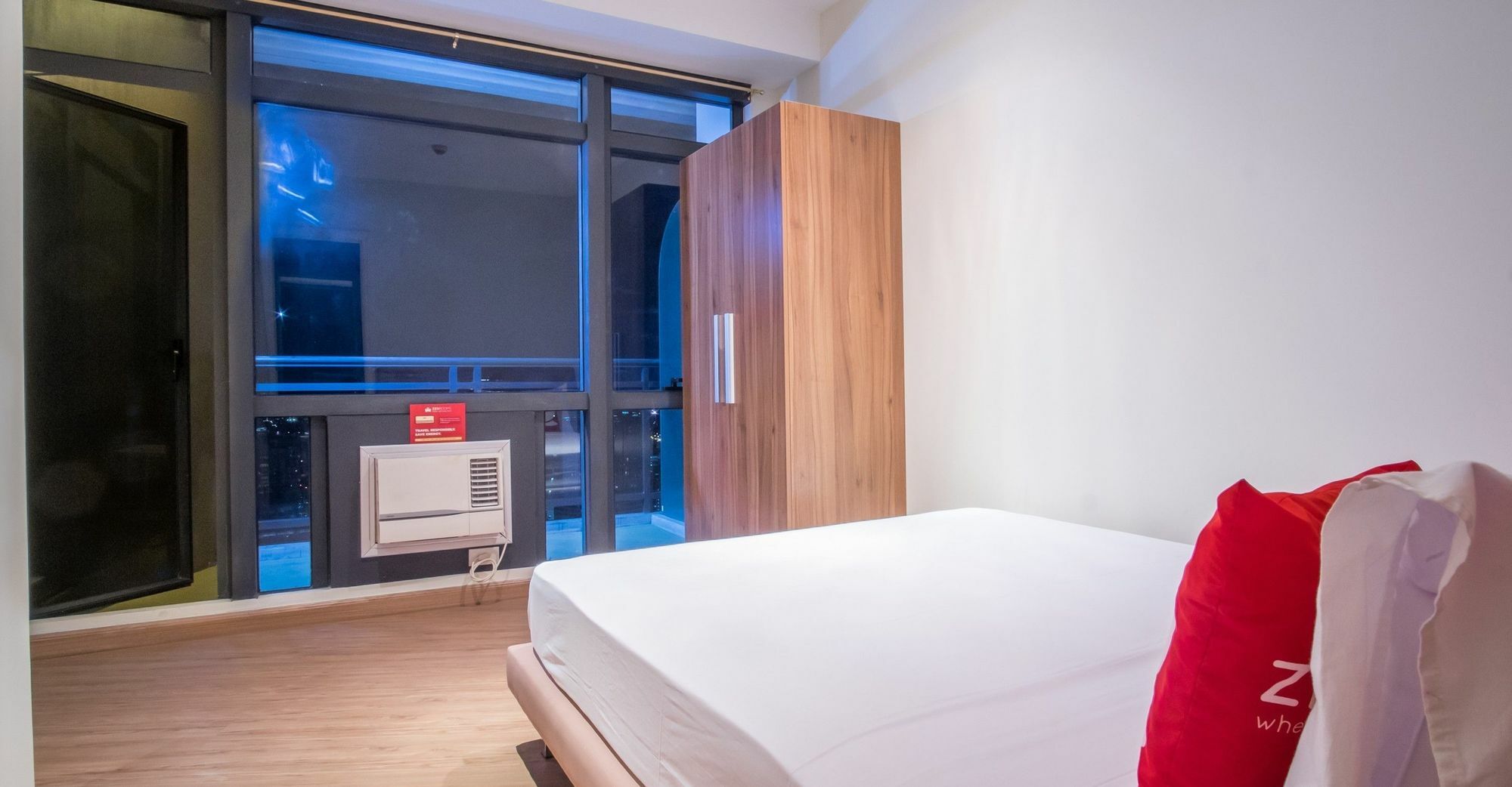Zen Home Gramercy Residences Makati Макати Экстерьер фото